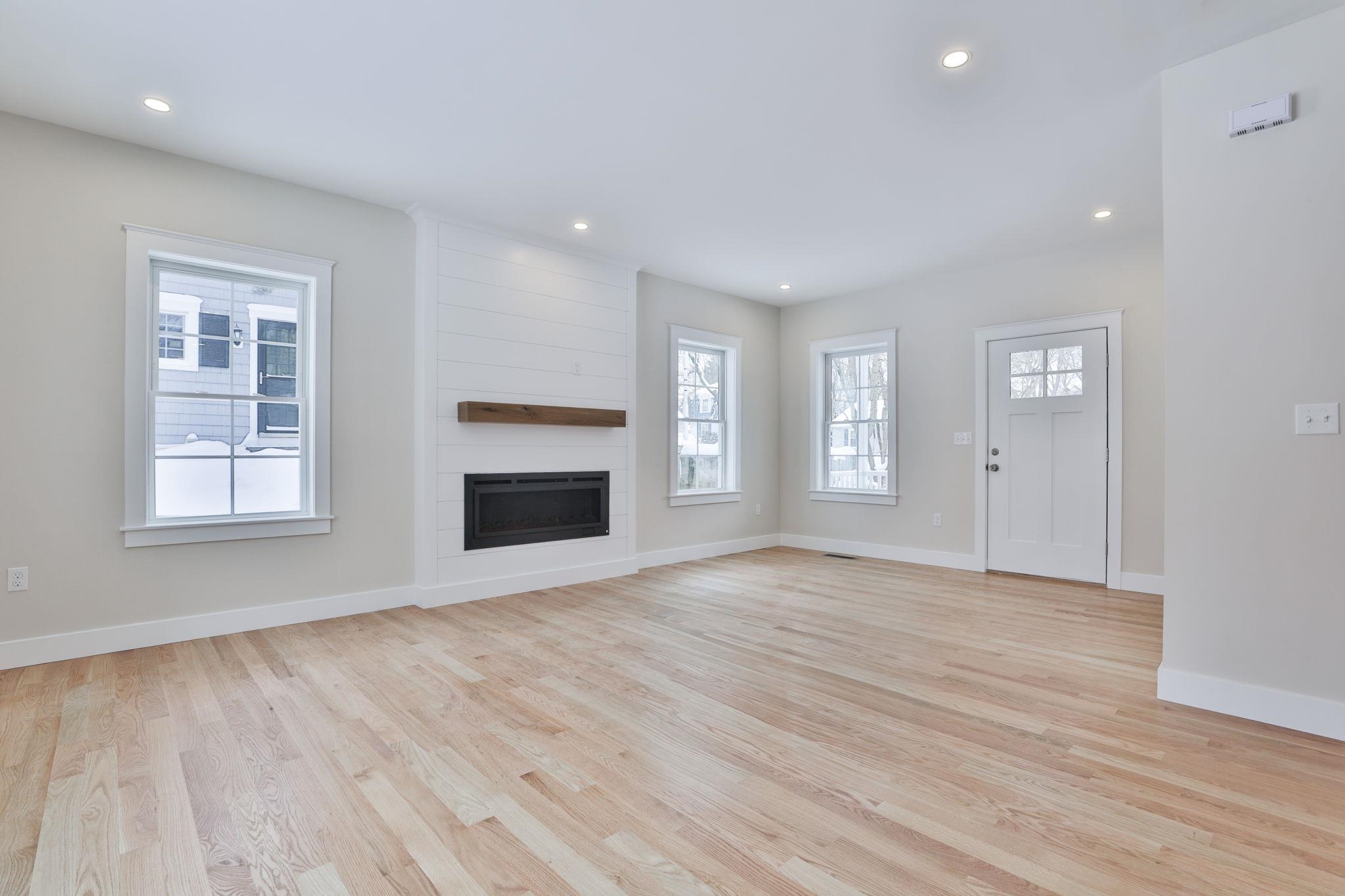 140 Maynard Avenue Manchester, NH 03103 - Photo 9 of 39