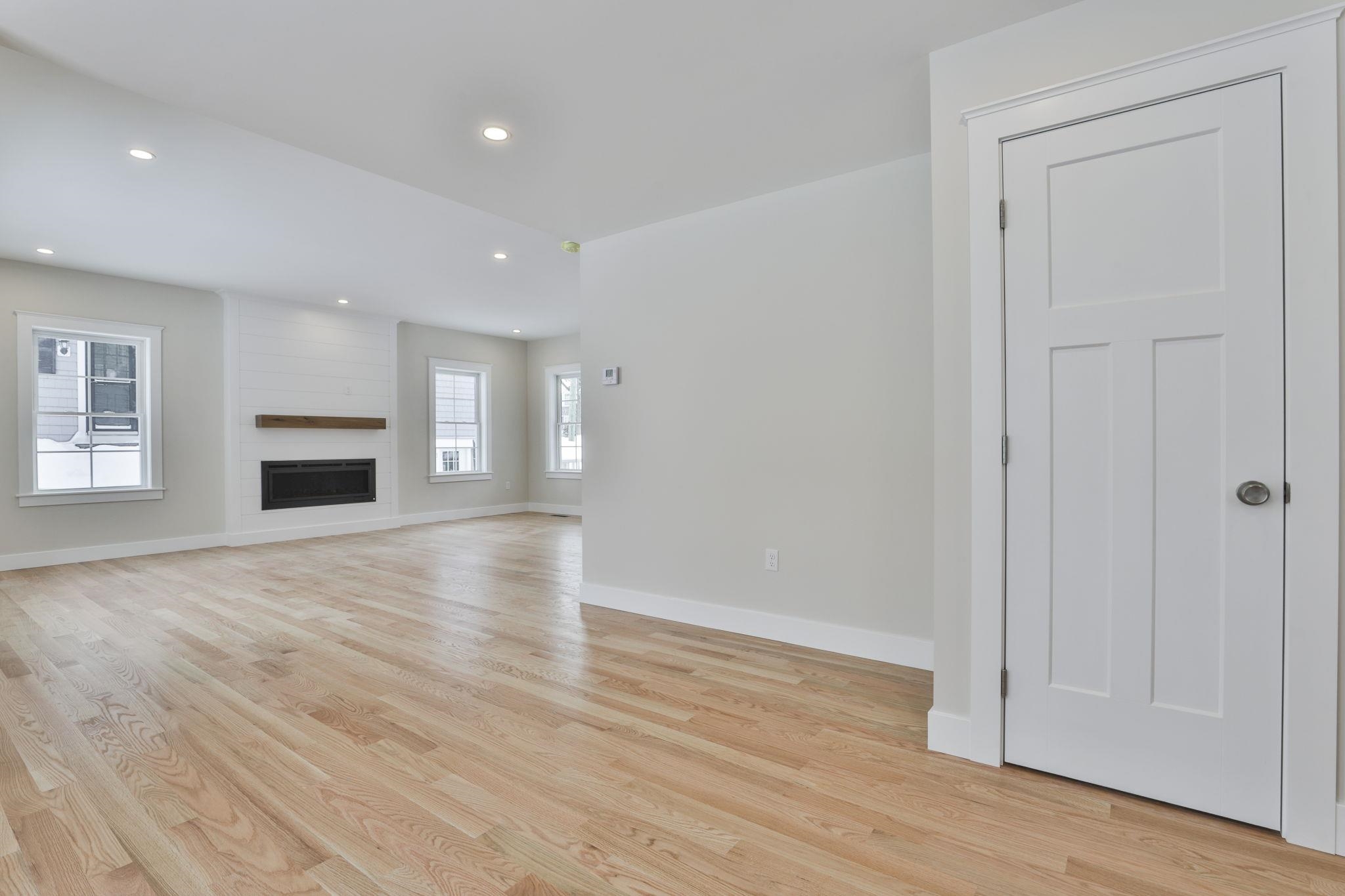 140 Maynard Avenue Manchester, NH 03103 - Photo 10 of 39