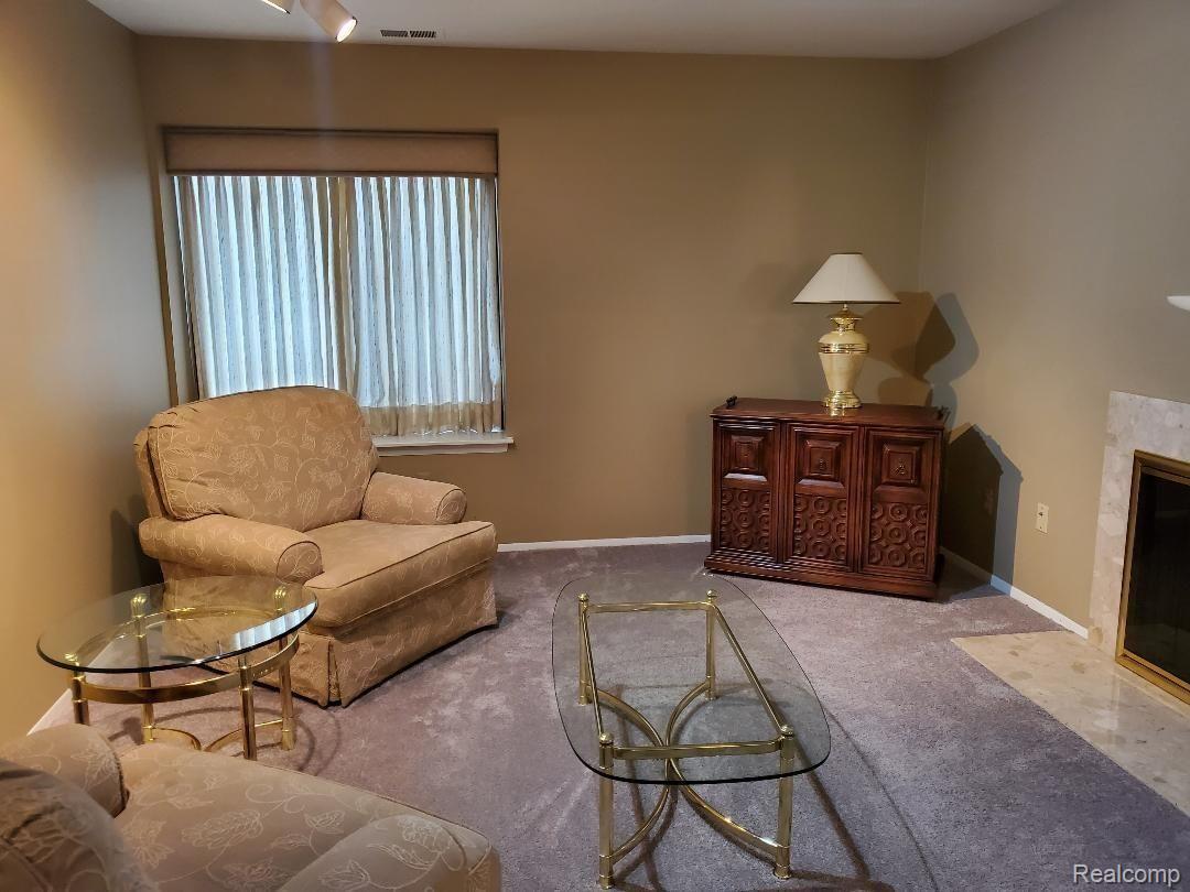 24447 Evergreen Road Southfield, MI 48075 - Photo 6 of 34 thumbnail (6).jpg