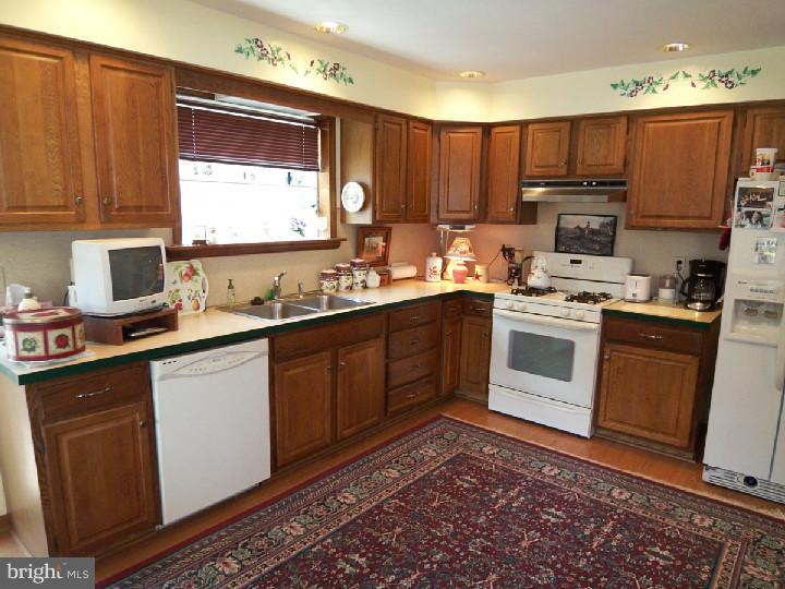 55 Layton Road Pilesgrove, NJ 08098 - Photo 10 of 25