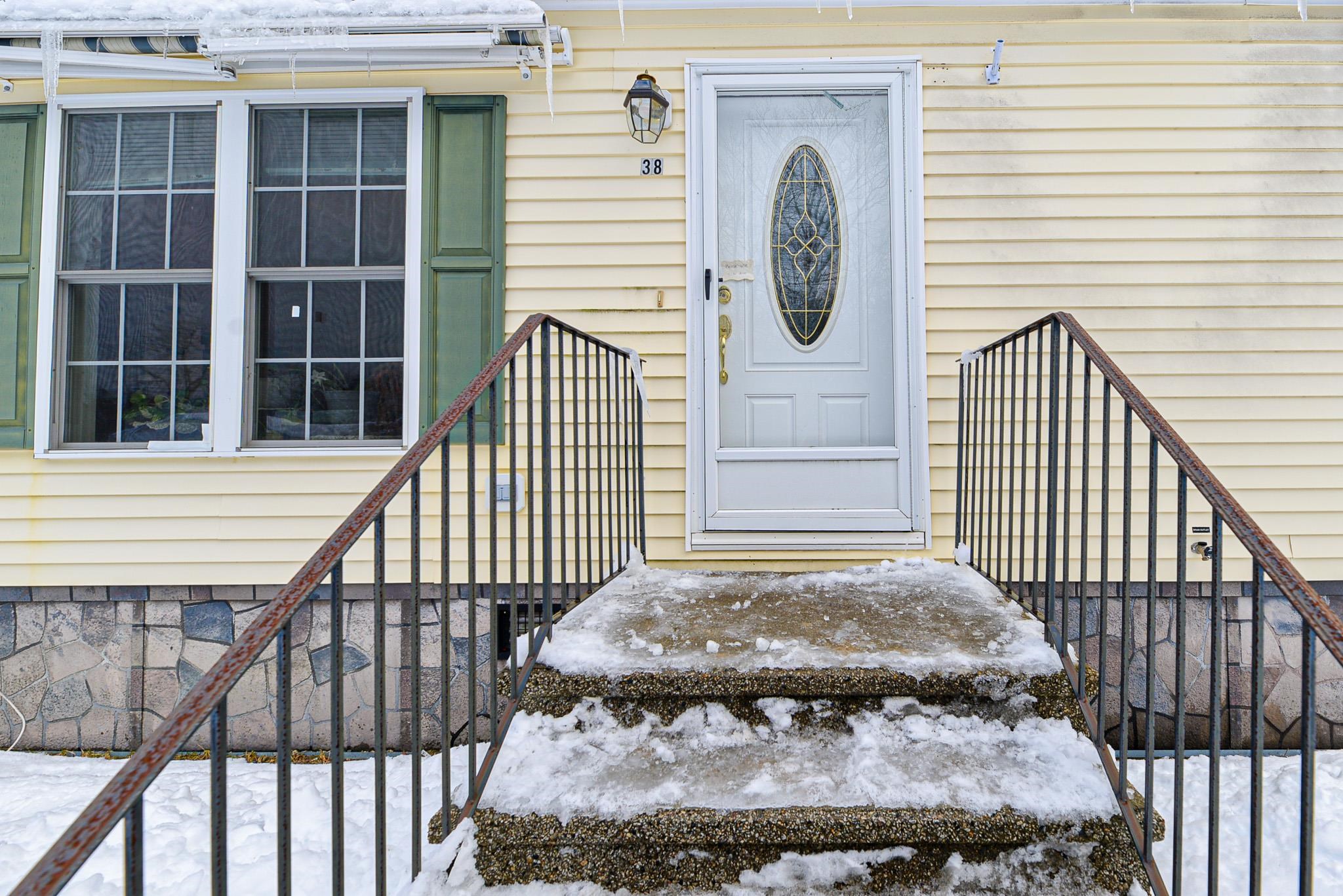 38 Briar Drive Rochester, NH 03867 - Photo 4 of 37