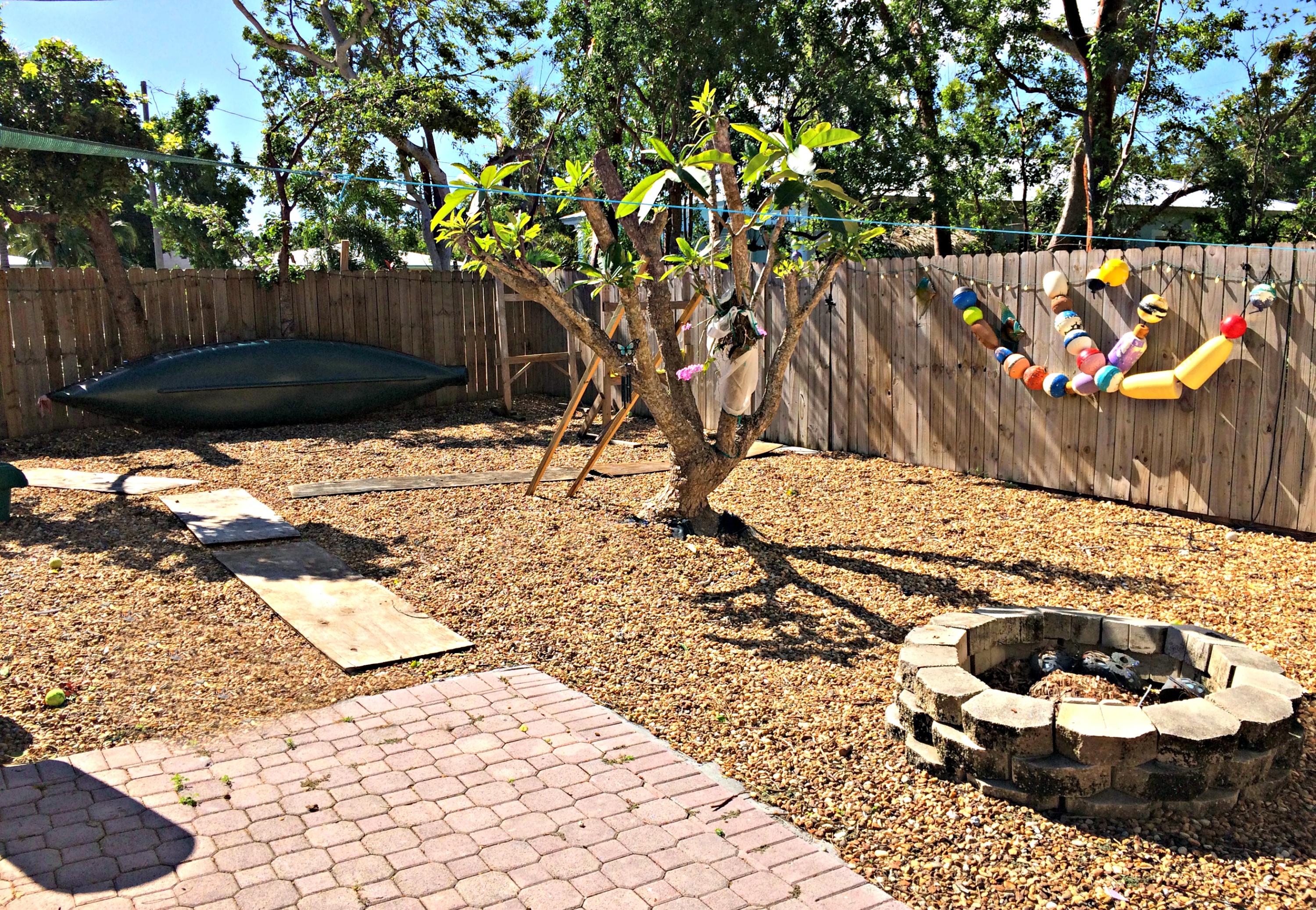 1025 Gibraltar Road Key Largo, FL 33037 - Photo 10 of 13 Yard