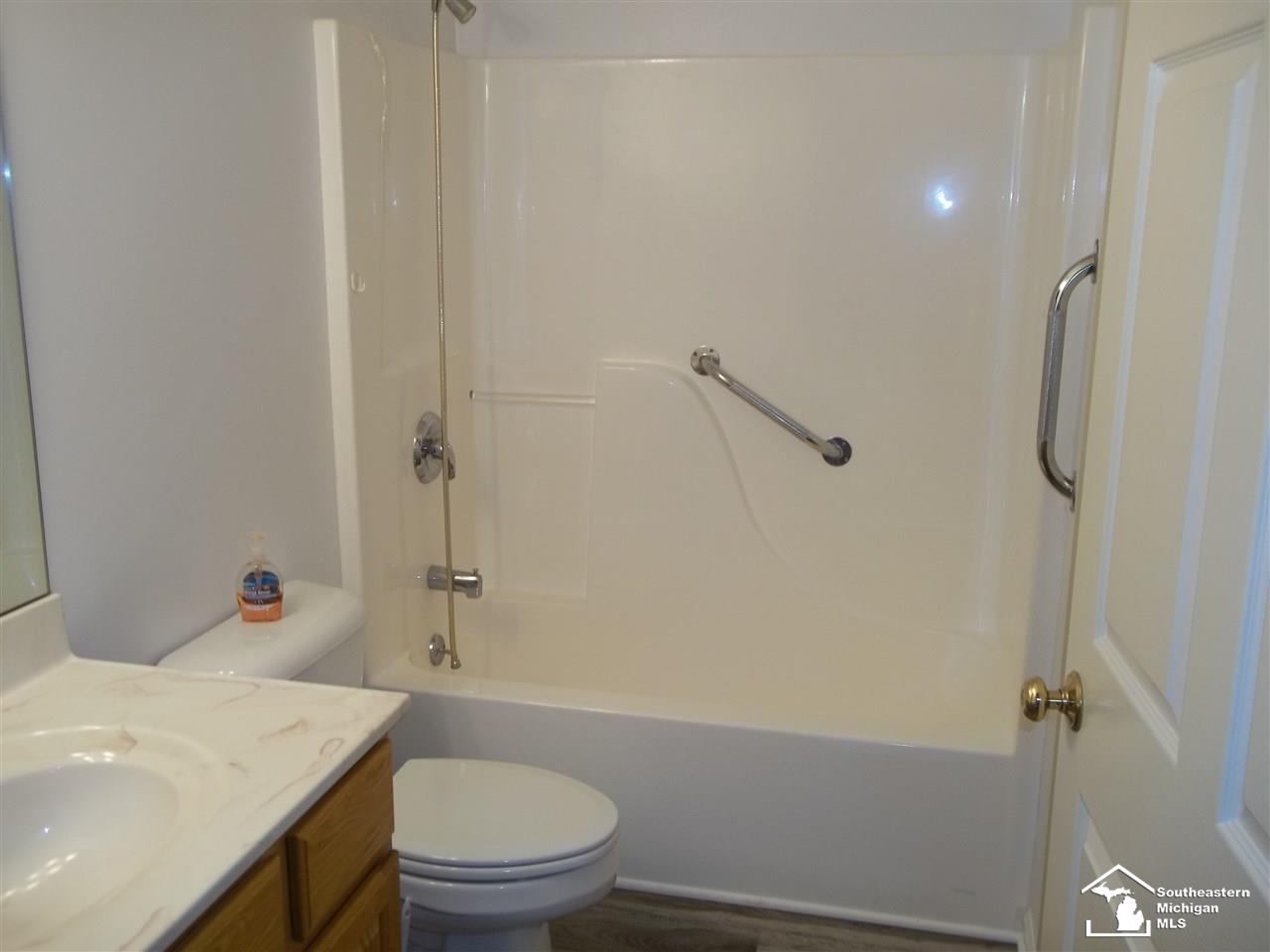 3105 Cobblestone Ridge Tecumseh, MI 49286 - Photo 9 of 20 50020508-8.JPG
