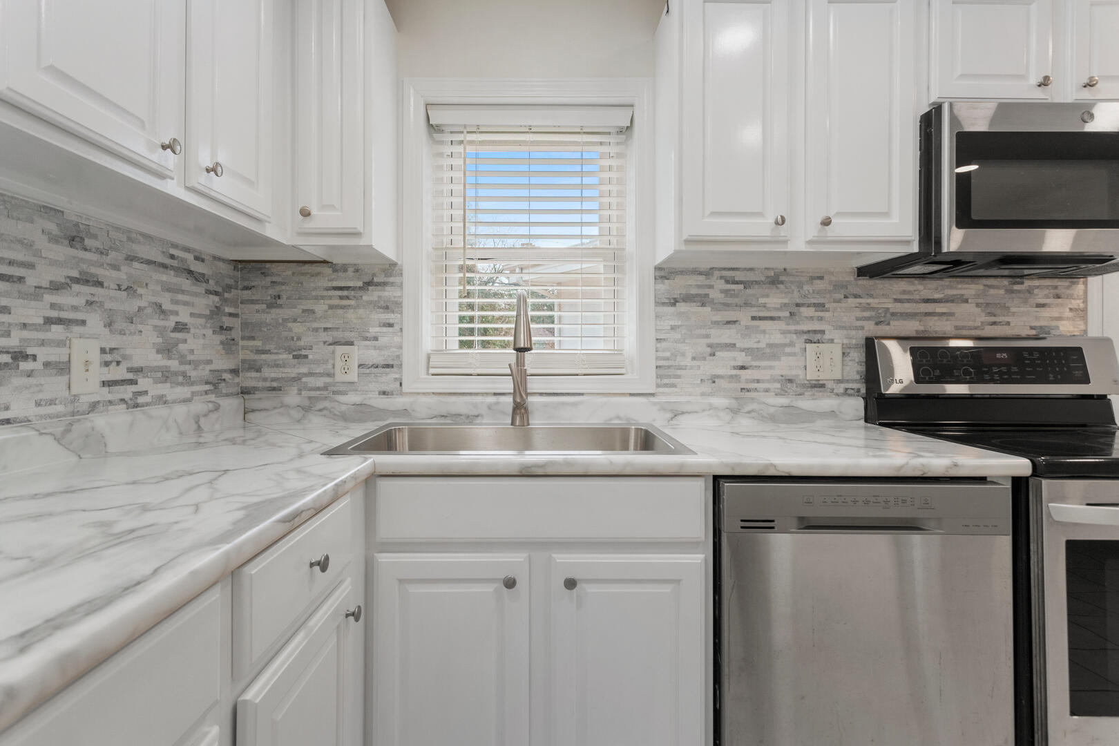 705 Ventura Road Champaign, IL 61820 - Photo 11 of 34 Gallery Image 11