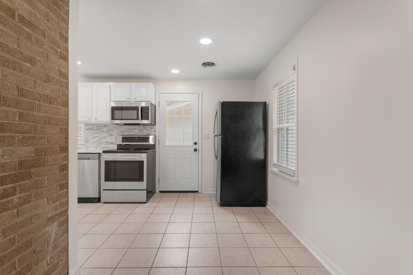 705 Ventura Road Champaign, IL 61820 - Photo 7 of 34 Gallery Image 7