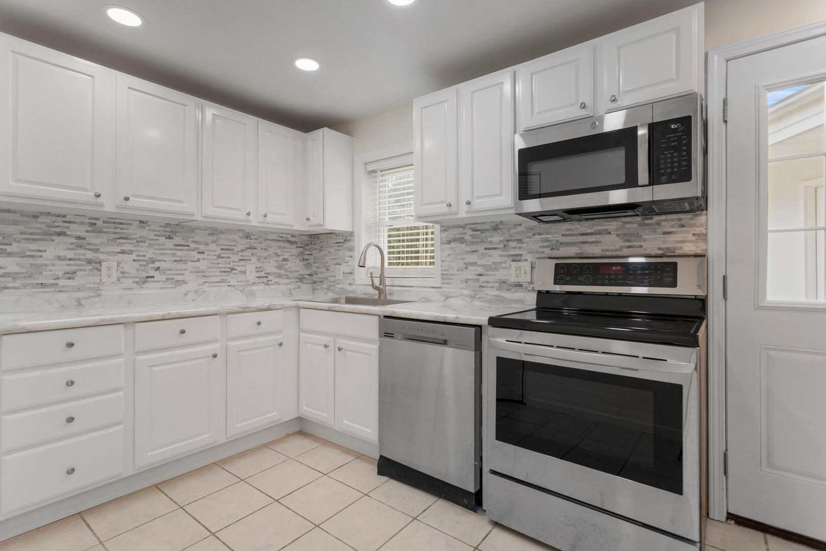 705 Ventura Road Champaign, IL 61820 - Photo 8 of 34 Gallery Image 8