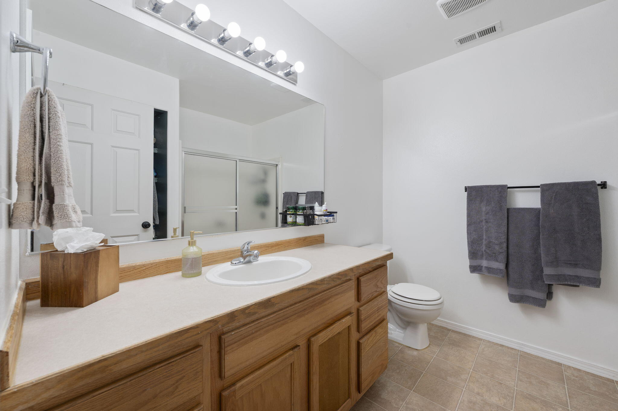 2610 Southwest 23rd Street, Unit 15 Redmond, OR 97756 - Photo 14 of 31 15-web-or-mls-2610-SW-23rd-St-15-Redmond