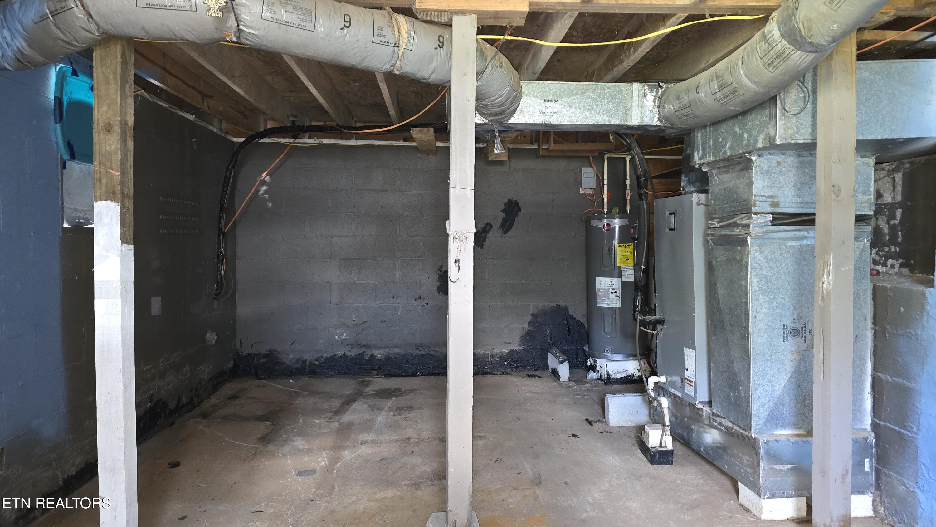 605 Guille Street Athens, TN 37303 - Photo 20 of 34 20250715_124445