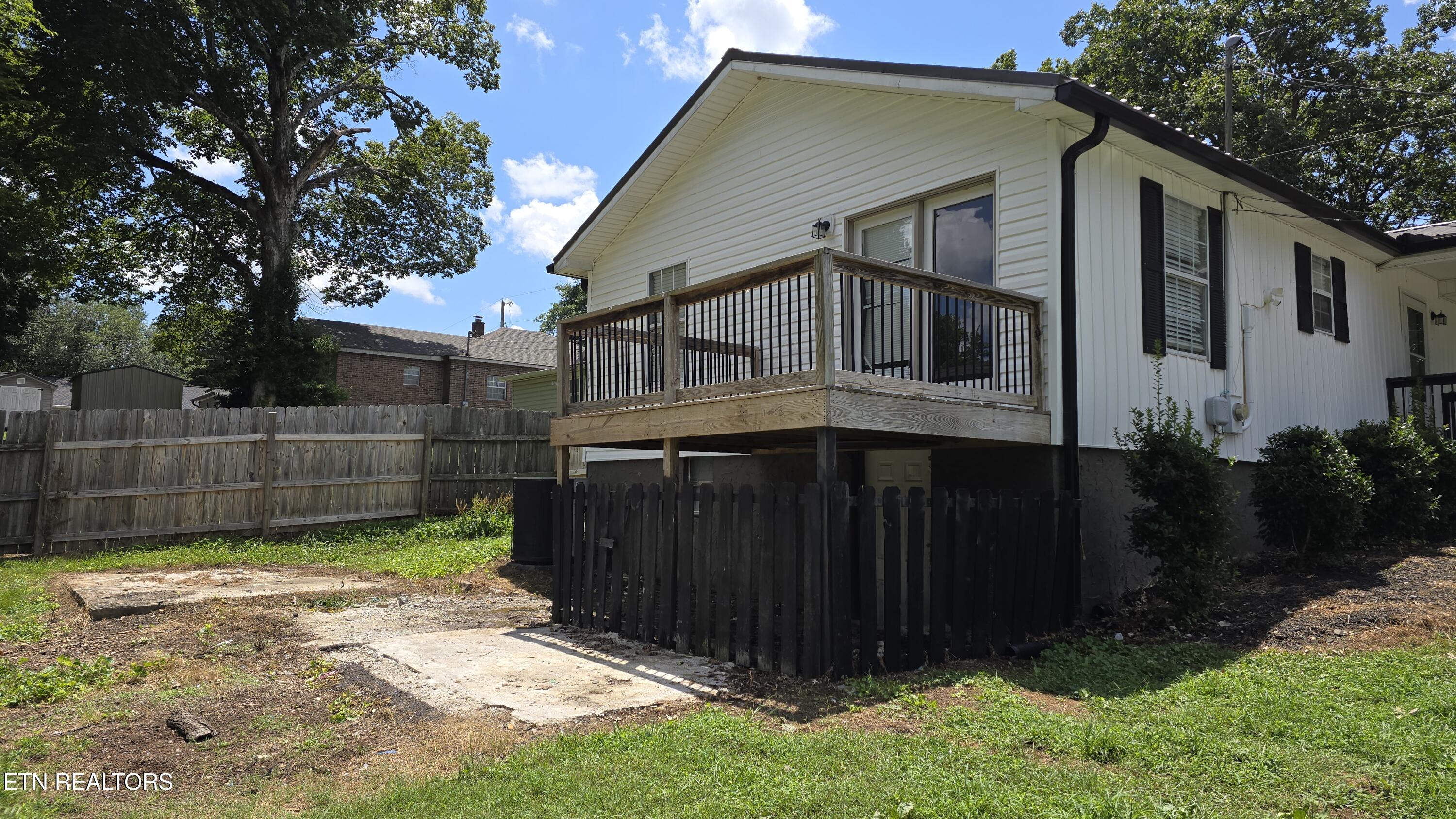 605 Guille Street Athens, TN 37303 - Photo 27 of 34 20250715_124731