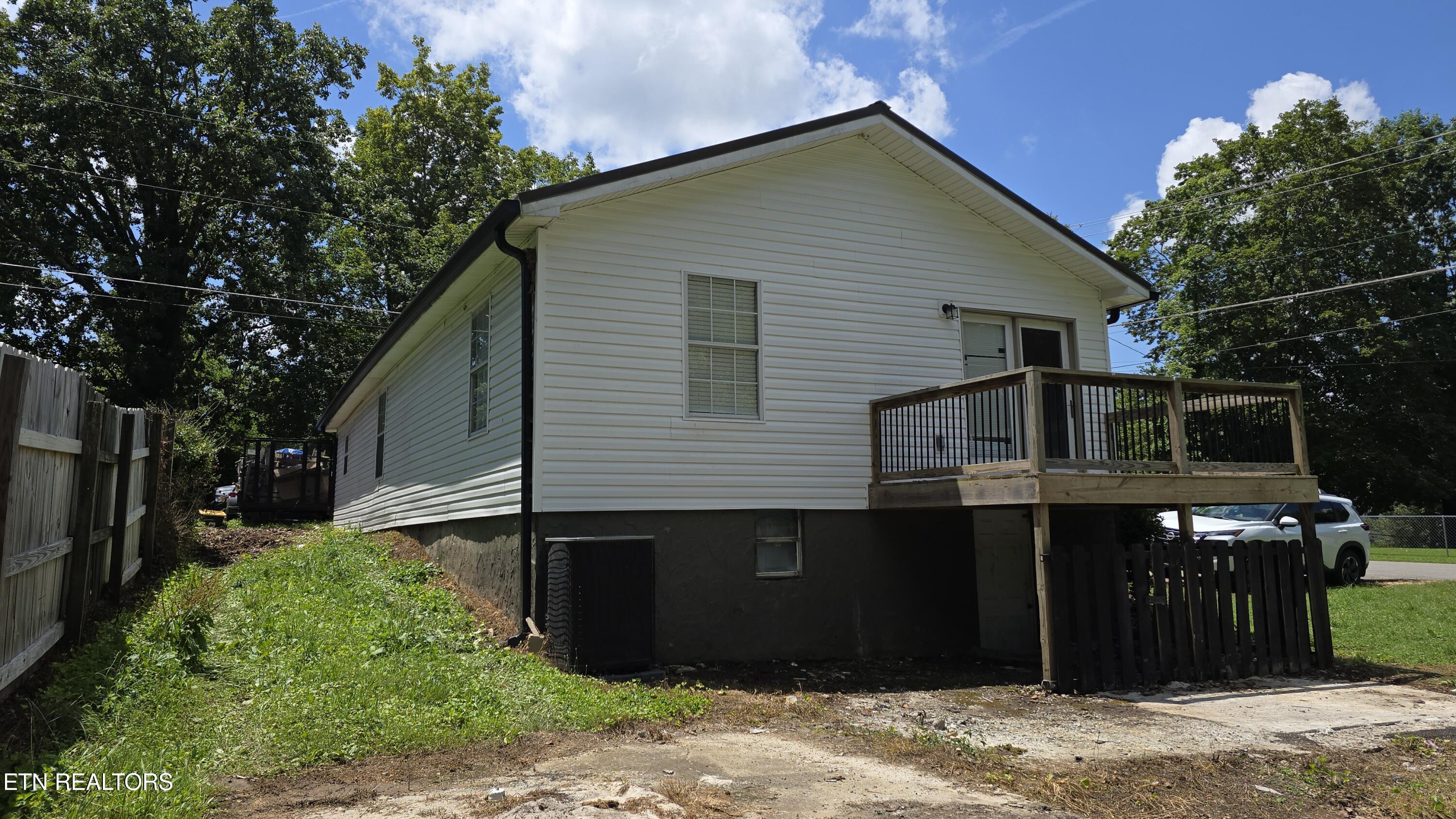 605 Guille Street Athens, TN 37303 - Photo 29 of 34 20250715_124753