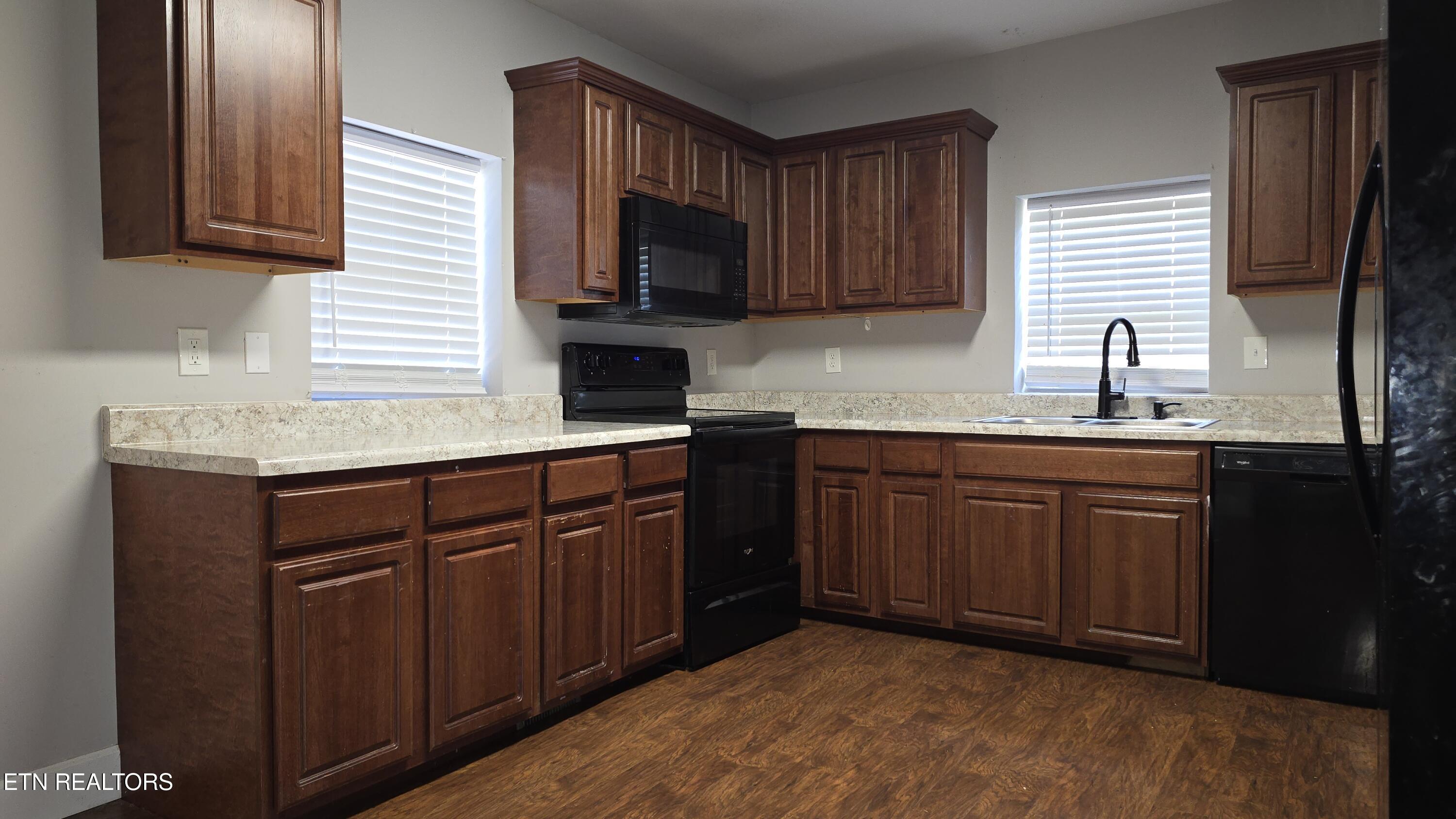 605 Guille Street Athens, TN 37303 - Photo 5 of 34 20250715_125748