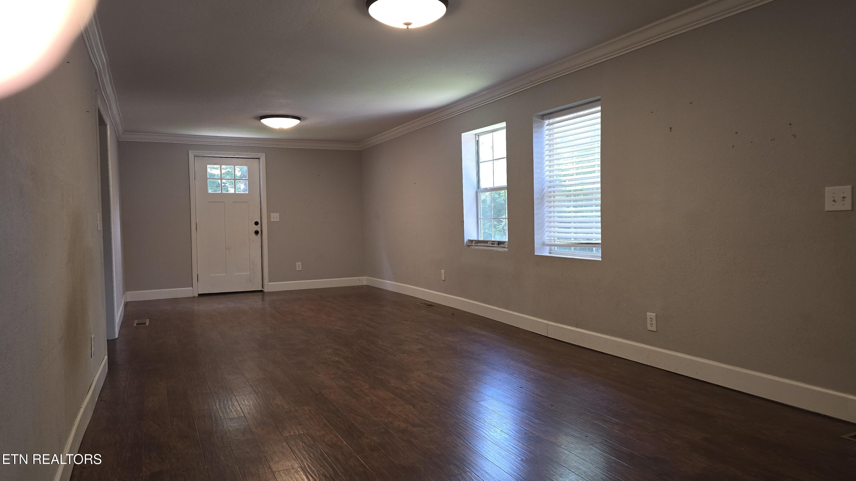 605 Guille Street Athens, TN 37303 - Photo 7 of 34 20250715_125551