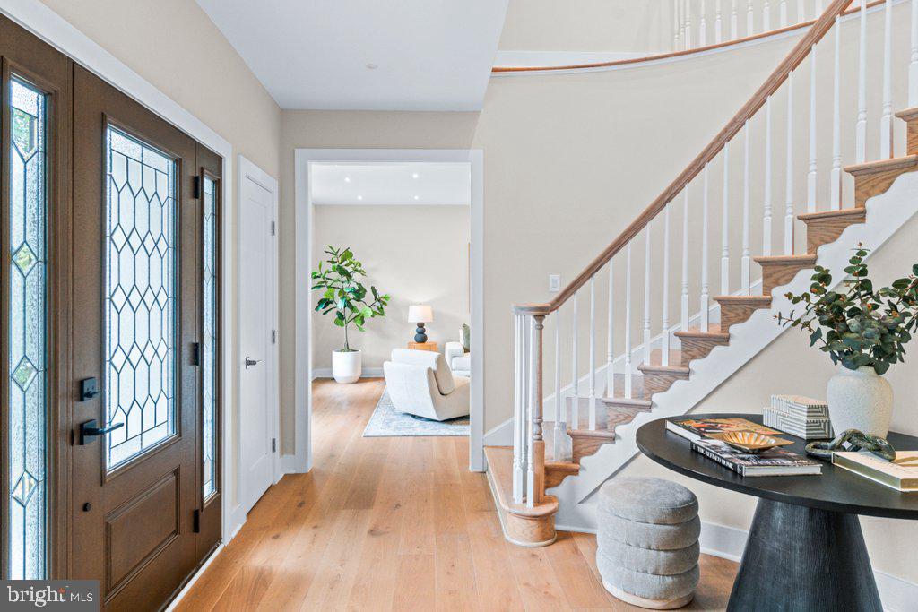 6002 Onondaga Road Bethesda, MD 20816 - Photo 4 of 70