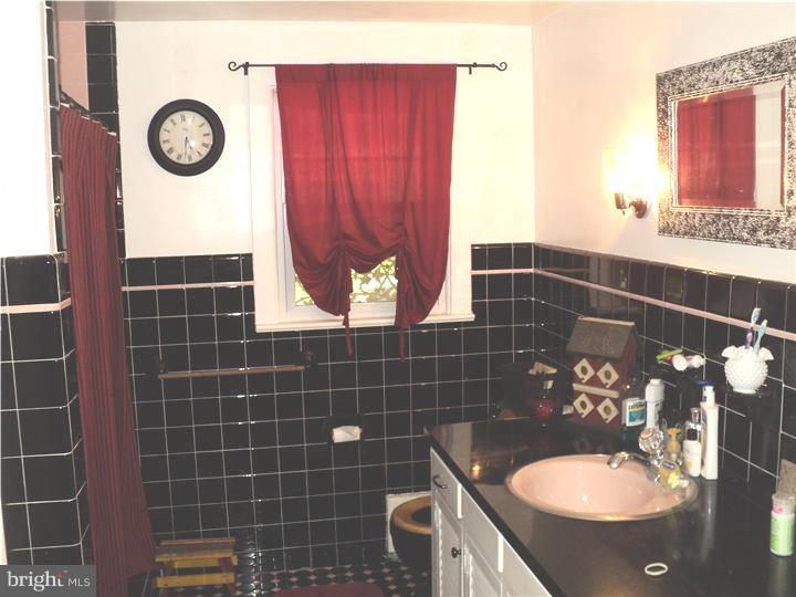 331 Loller Road Hatboro, PA 19040 - Photo 11 of 24 Bathroom