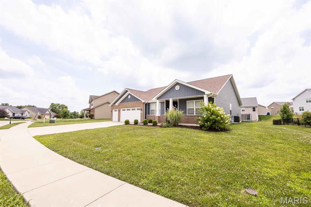 2658 London Lane Shiloh, IL 62221 - Photo 3 of 9
