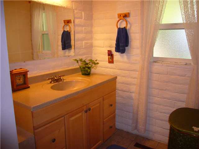 1330 East Fallbrook Street Fallbrook, CA 92028 - Photo 6 of 22 Master Bath with separate tub/shower/toilet area.