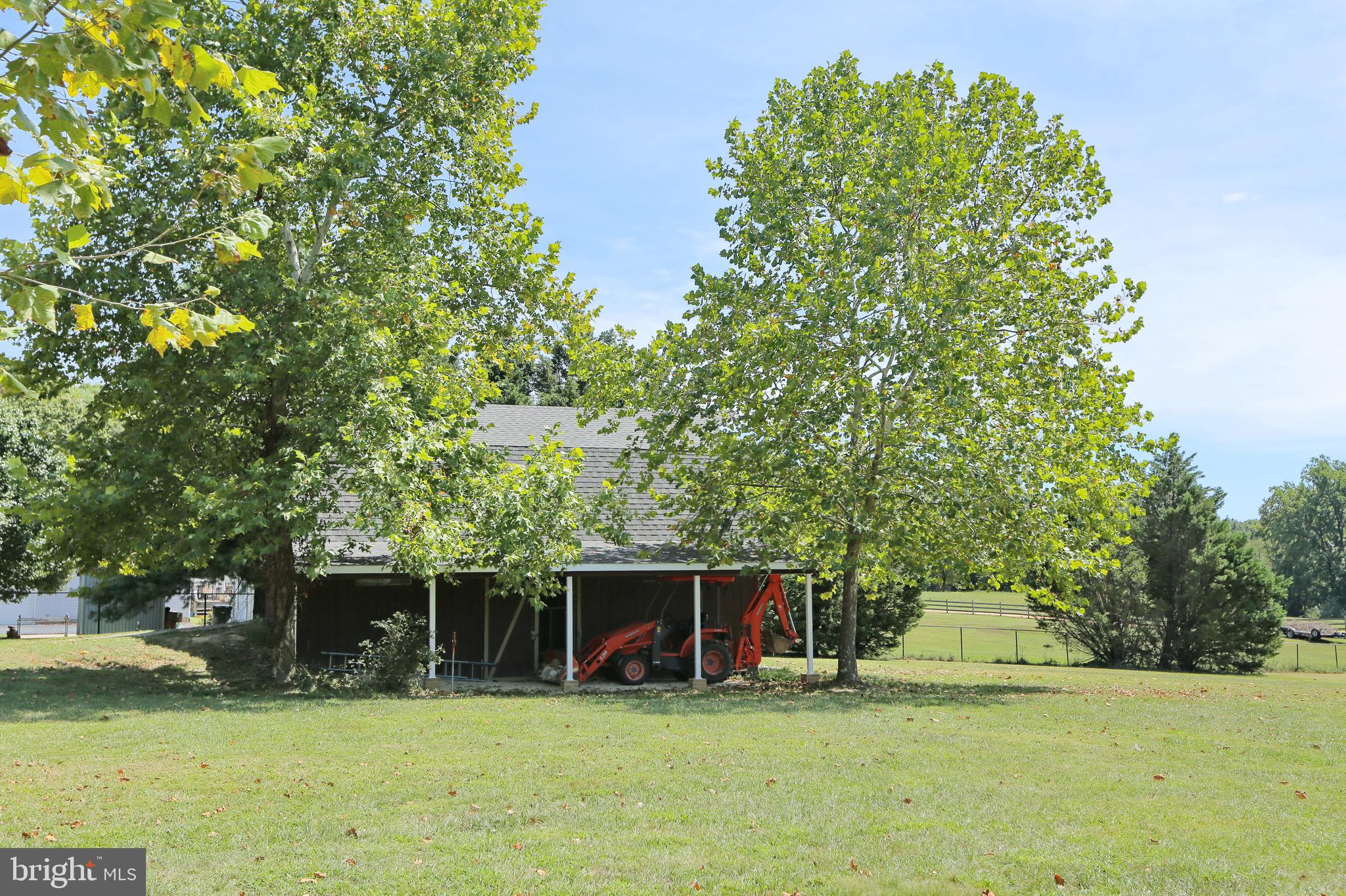 6394 Hawkins Gate Road La Plata, MD 20646 - Photo 18 of 94 Barn w/ horse stall