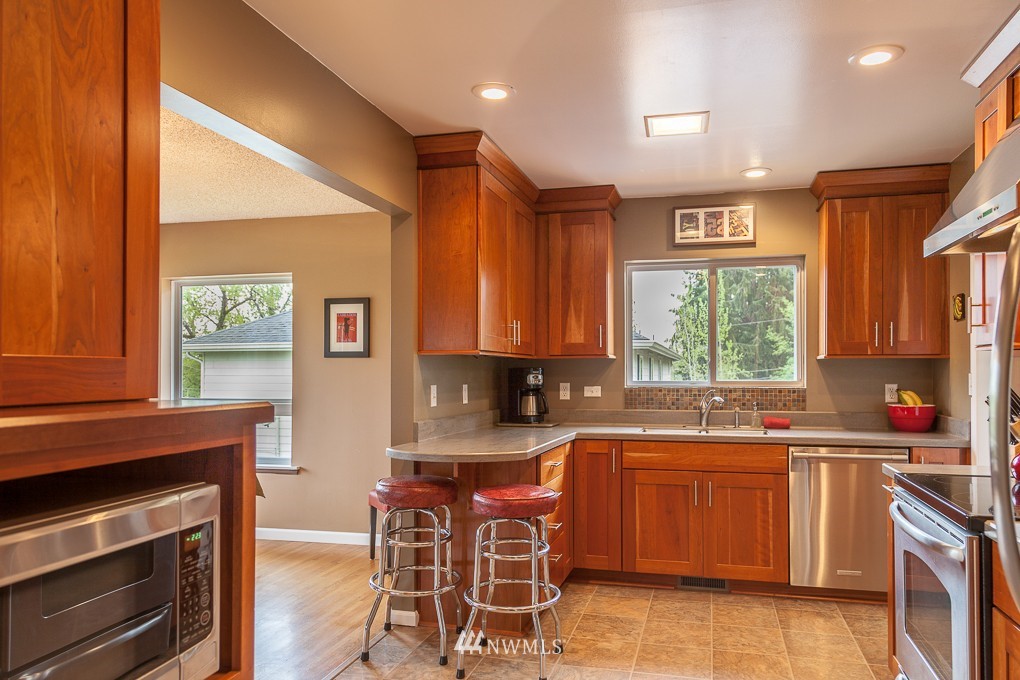 3520 214th Street Southwest Brier, WA 98036 - Photo 7 of 25