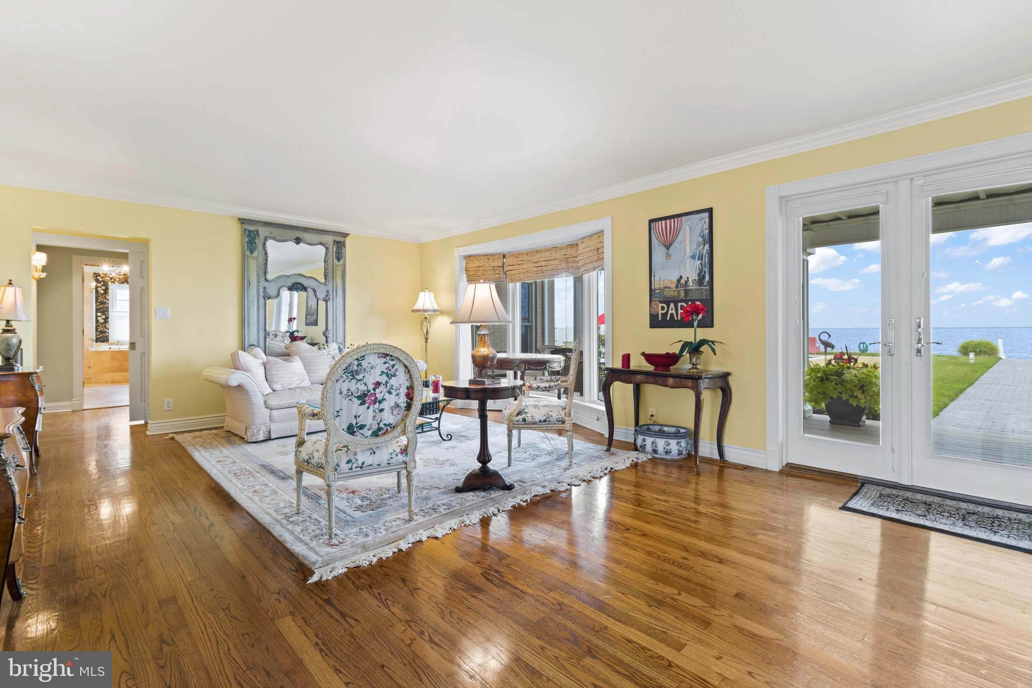 239 Bay Front Drive Pasadena, MD 21122 - Photo 6 of 33 Living Room