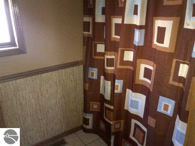 1345 North Vandecar Road Mount Pleasant, MI 48858 - Photo 14 of 28 1770953-13.JPG
