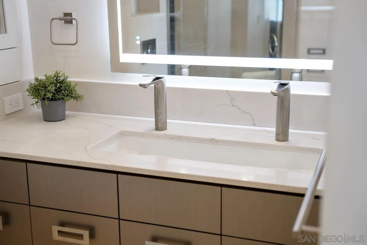 939 Coast La, Unit 16G La Jolla, CA 92037 - Photo 39 of 69 a close view of sink