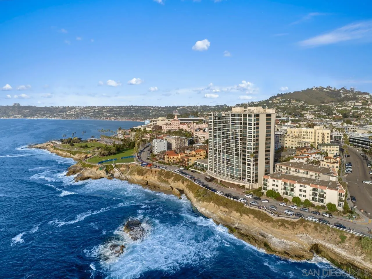 939 Coast La, Unit 16G La Jolla, CA 92037 - Photo 4 of 69 a view of a city