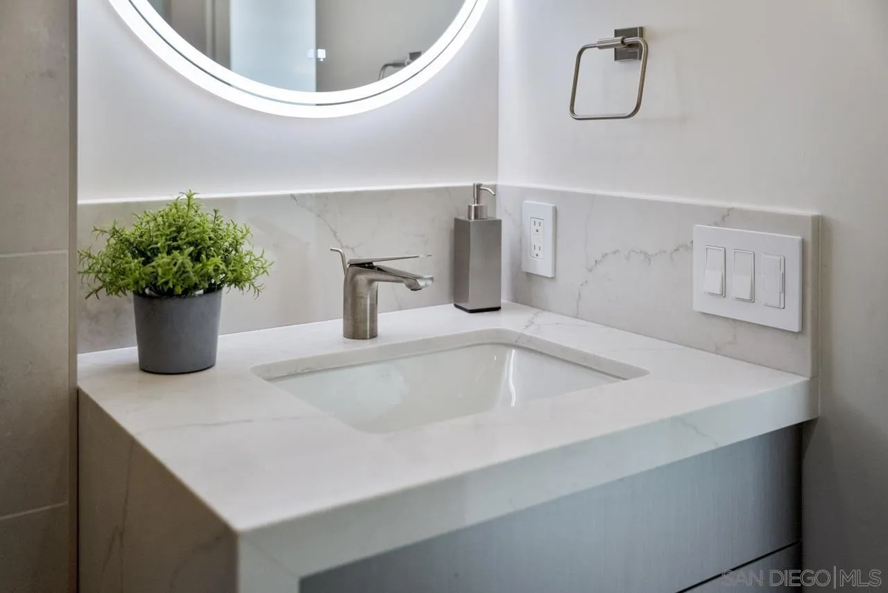 939 Coast La, Unit 16G La Jolla, CA 92037 - Photo 52 of 69