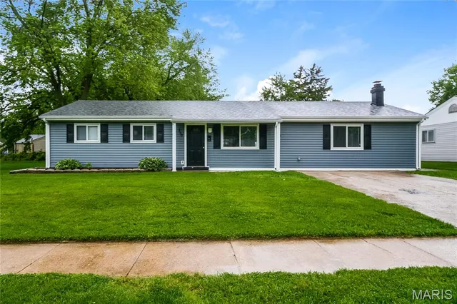 $1,870 | 710 Lexington Park, Florissant, MO 63031