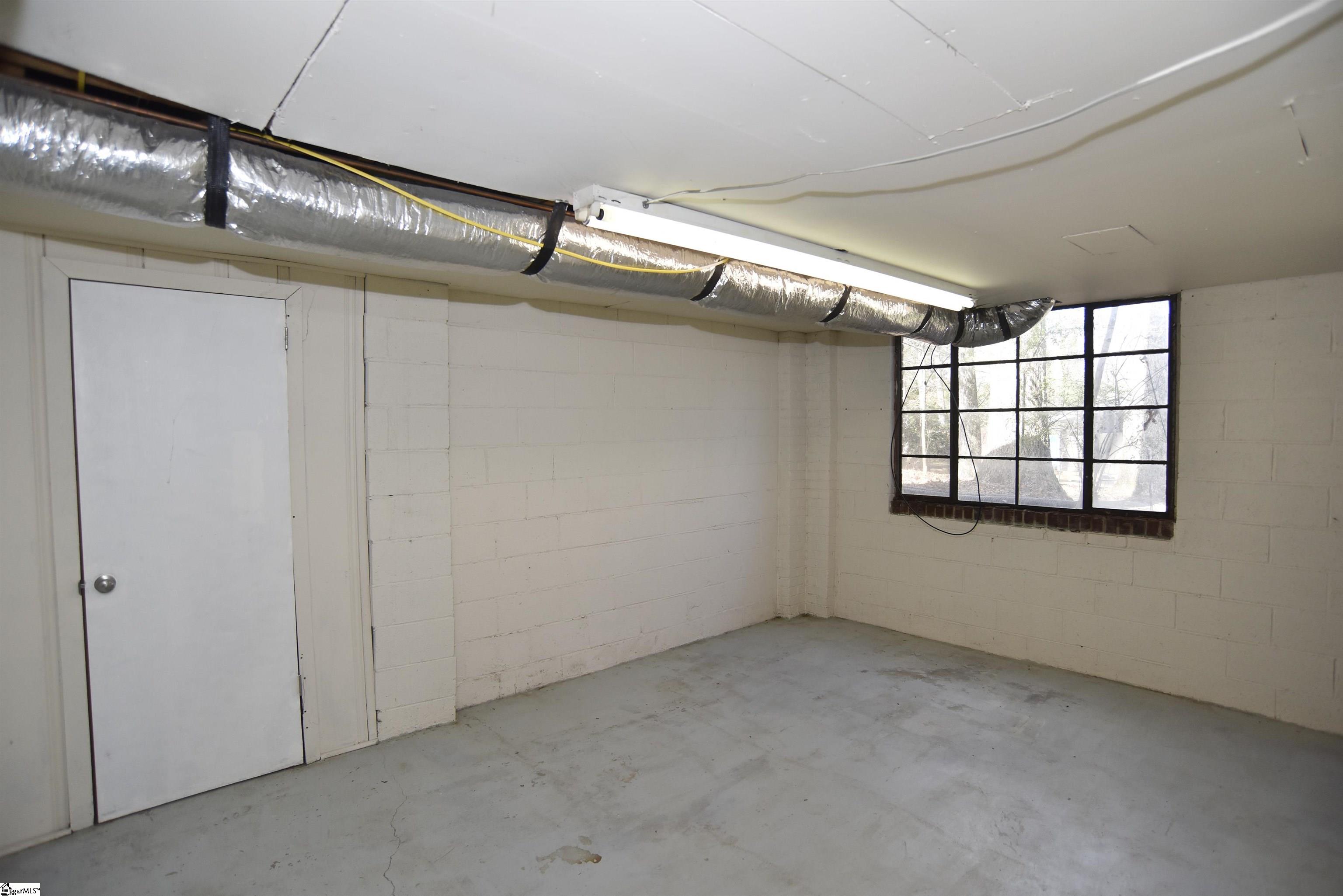 105 Rockmont Road Greenville, SC 29615 - Photo 23 of 28