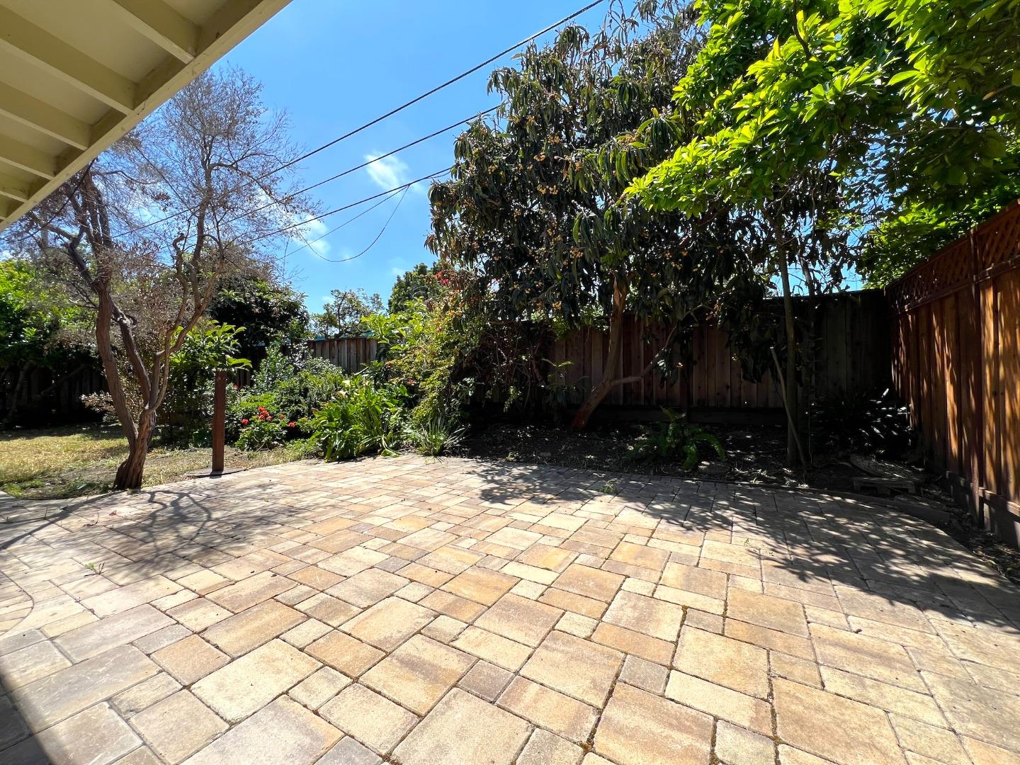 183 Thompson Square Mountain View, CA 94043 - Photo 26 of 28