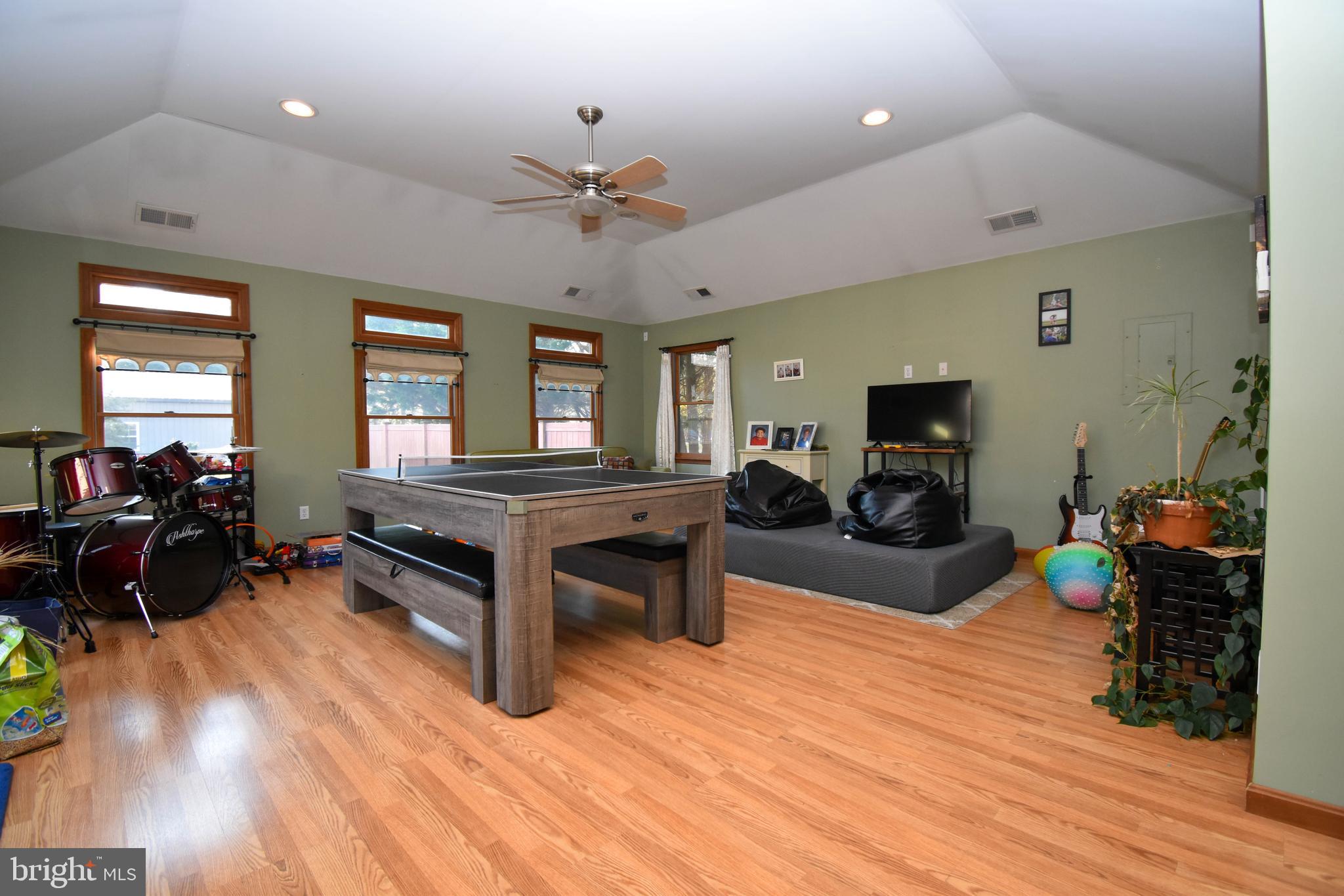 22929 Peterkins Road Georgetown, DE 19947 - Photo 12 of 34 Family Room