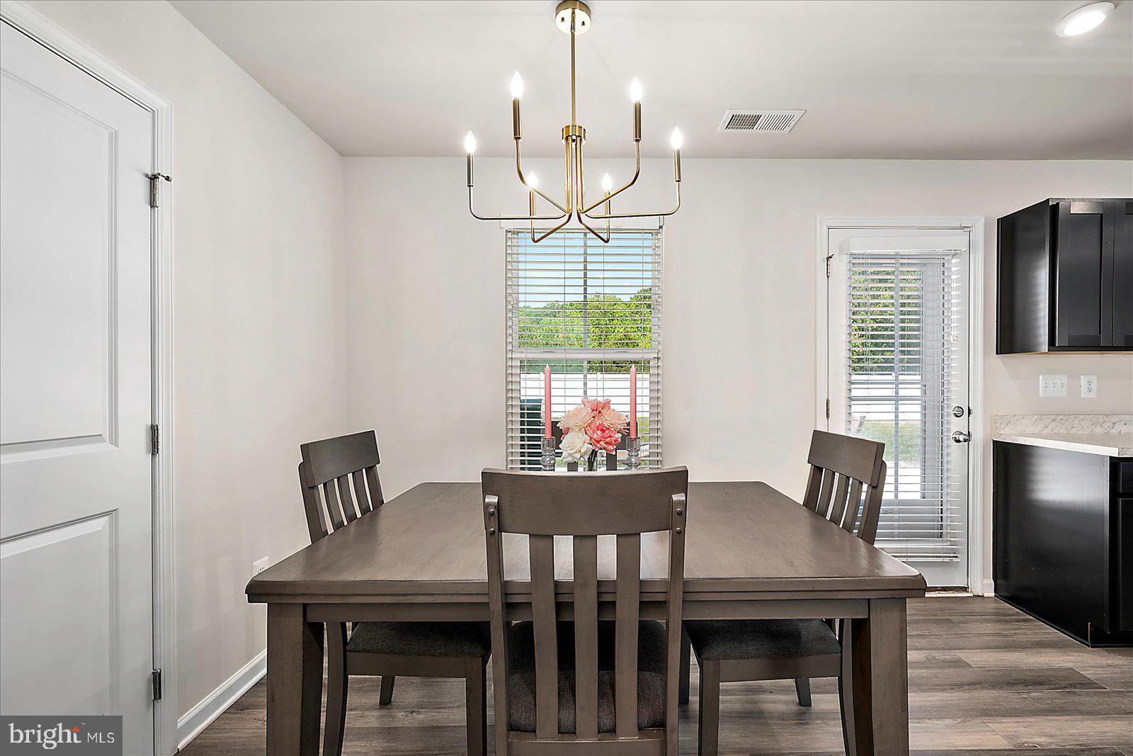 114 Mariners Way Cambridge, MD 21613 - Photo 14 of 49 Dining