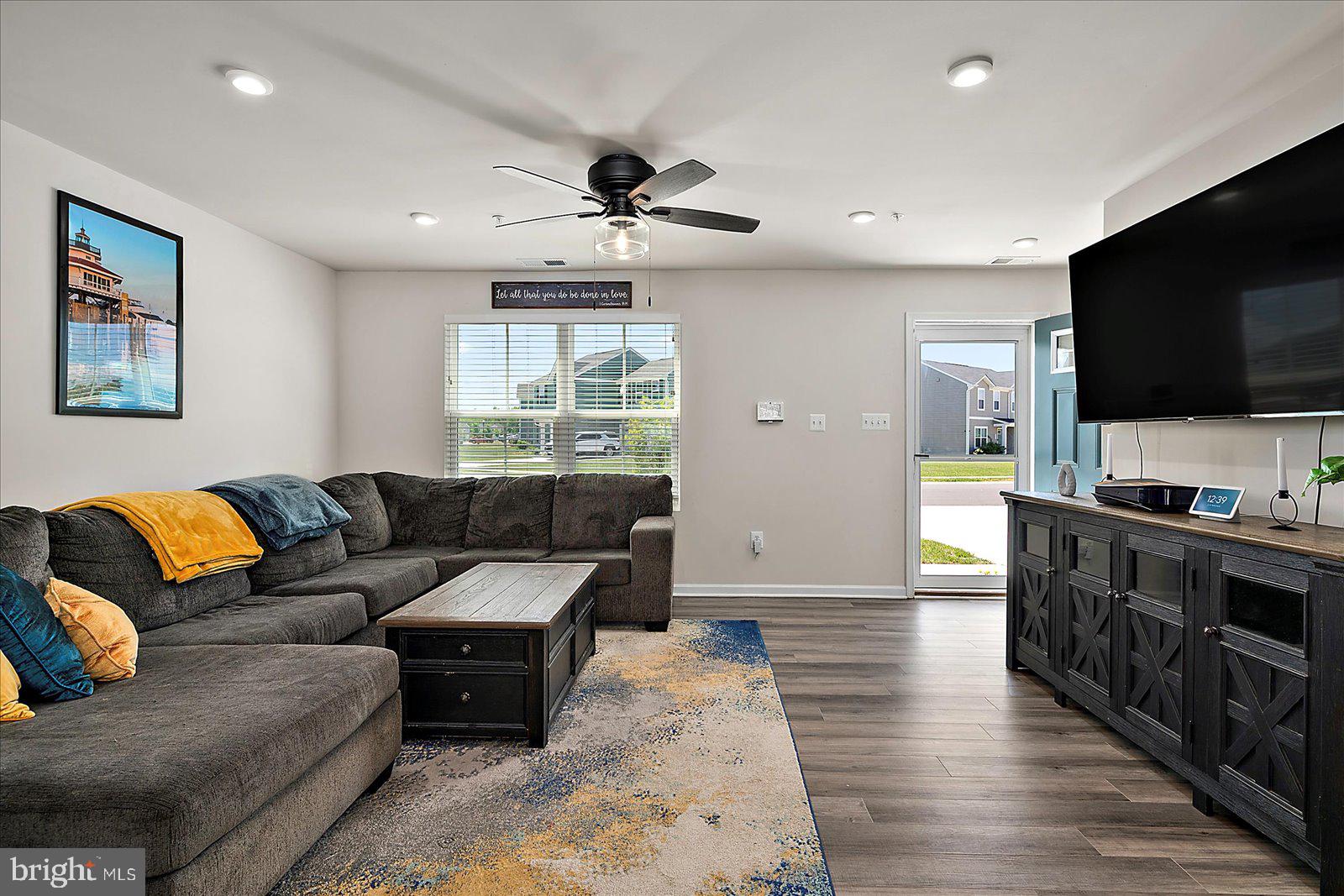 114 Mariners Way Cambridge, MD 21613 - Photo 7 of 49 LVP Flooring
