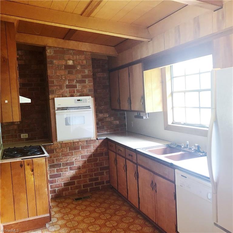 3945 Johnson Street High Point, NC 27265 - Photo 5 of 11 Gallery Image 5