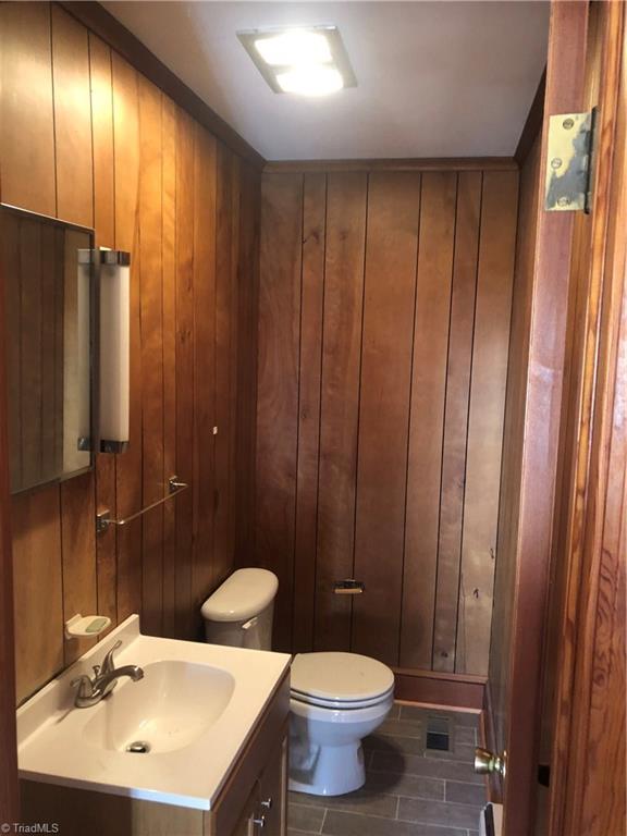 3945 Johnson Street High Point, NC 27265 - Photo 8 of 11 Gallery Image 8
