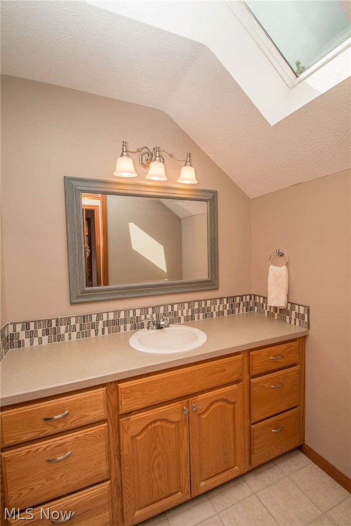 2844 Southern Road Richfield, OH 44286 - Photo 25 of 35 Jack-n-Jill bath