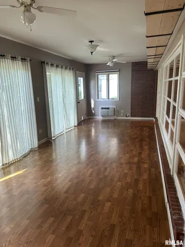 $199,900 | 413 West Grant Street, Pittsfield, IL 62363