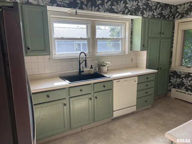 $199,900 | 413 West Grant Street, Pittsfield, IL 62363