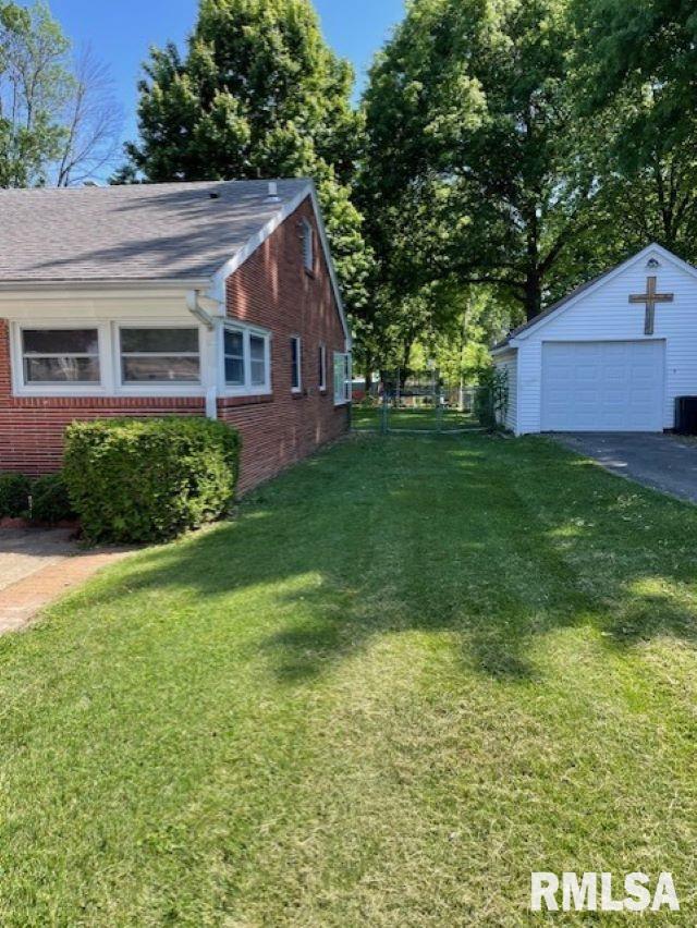 413 West Grant Street Pittsfield, IL 62363 - Photo 6 of 22