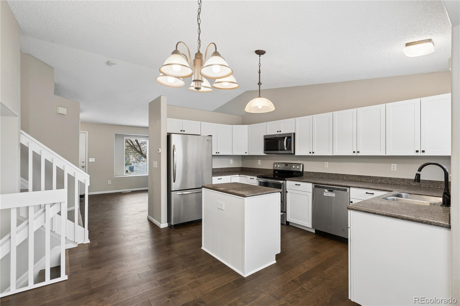 10606 Hyacinth Court Highlands Ranch, CO 80129 - Photo 8 of 26