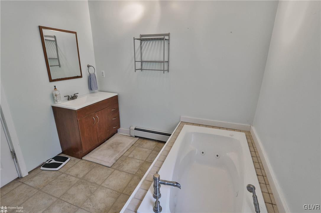 7557 Bell Gate Road Coopersburg, PA 18036 - Photo 12 of 26 Gallery Image 12