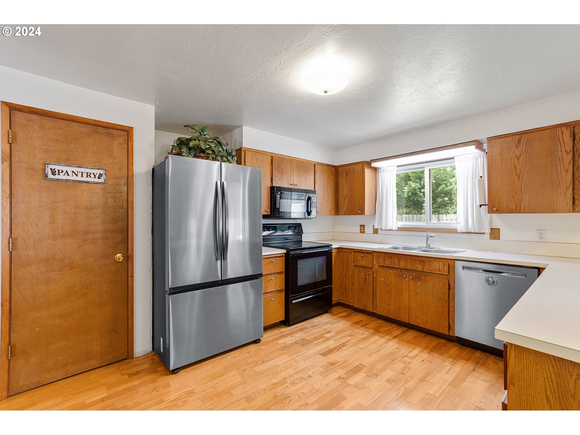 449 Lawton Road Oregon City, OR 97045 - Photo 7 of 38 Gallery Image 7