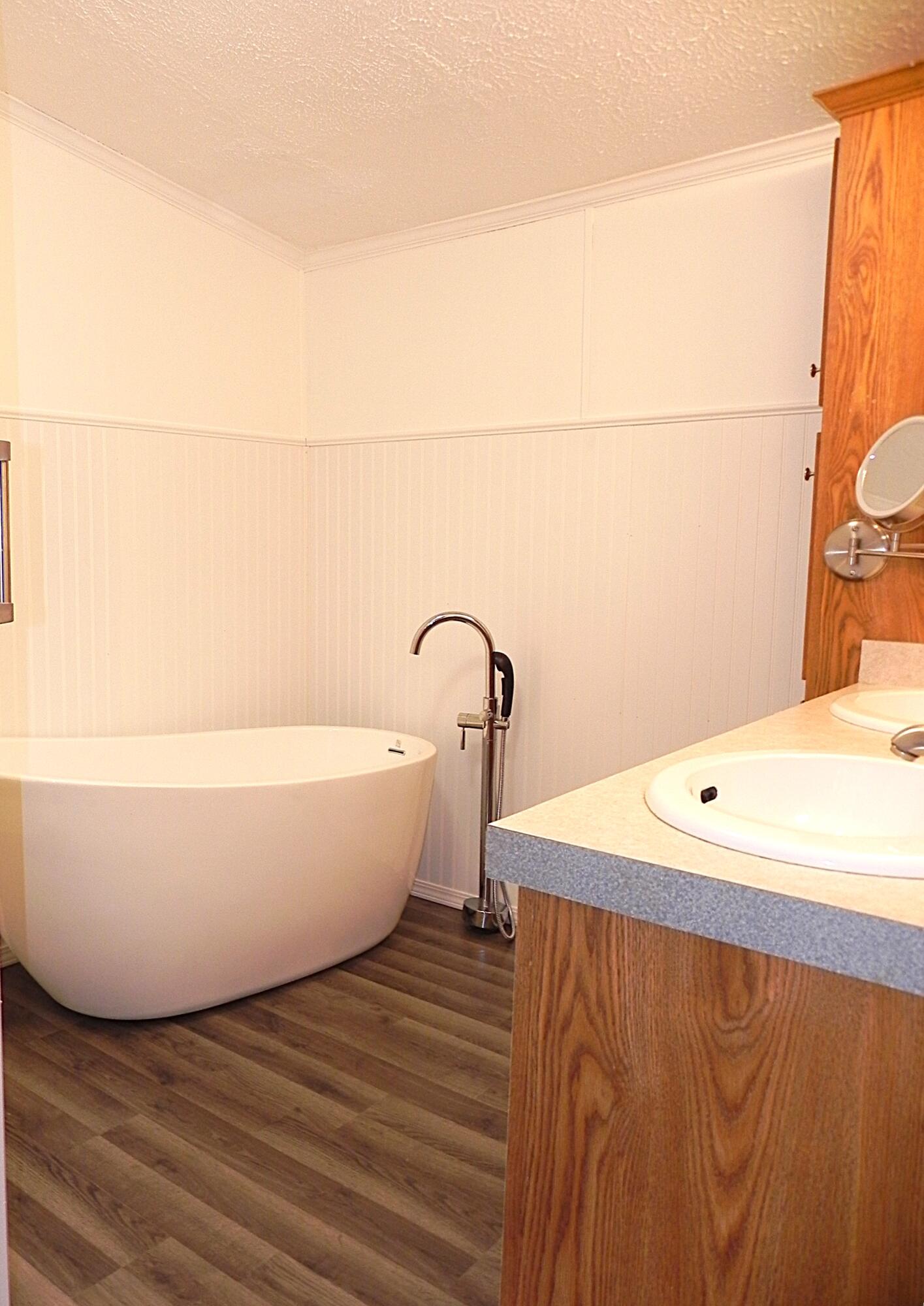 1232 Shiawassee River Road Three Rivers, MI 49093 - Photo 11 of 24 DSCN1918