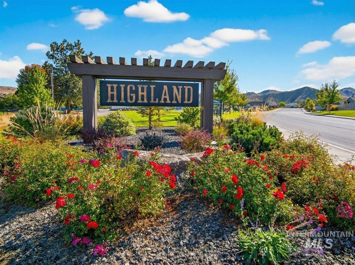 1811 Rome Avenue Emmett, ID 83617 - Photo 50 of 50 Entry monument featuring a wood pergola-style header and "Highland" signage