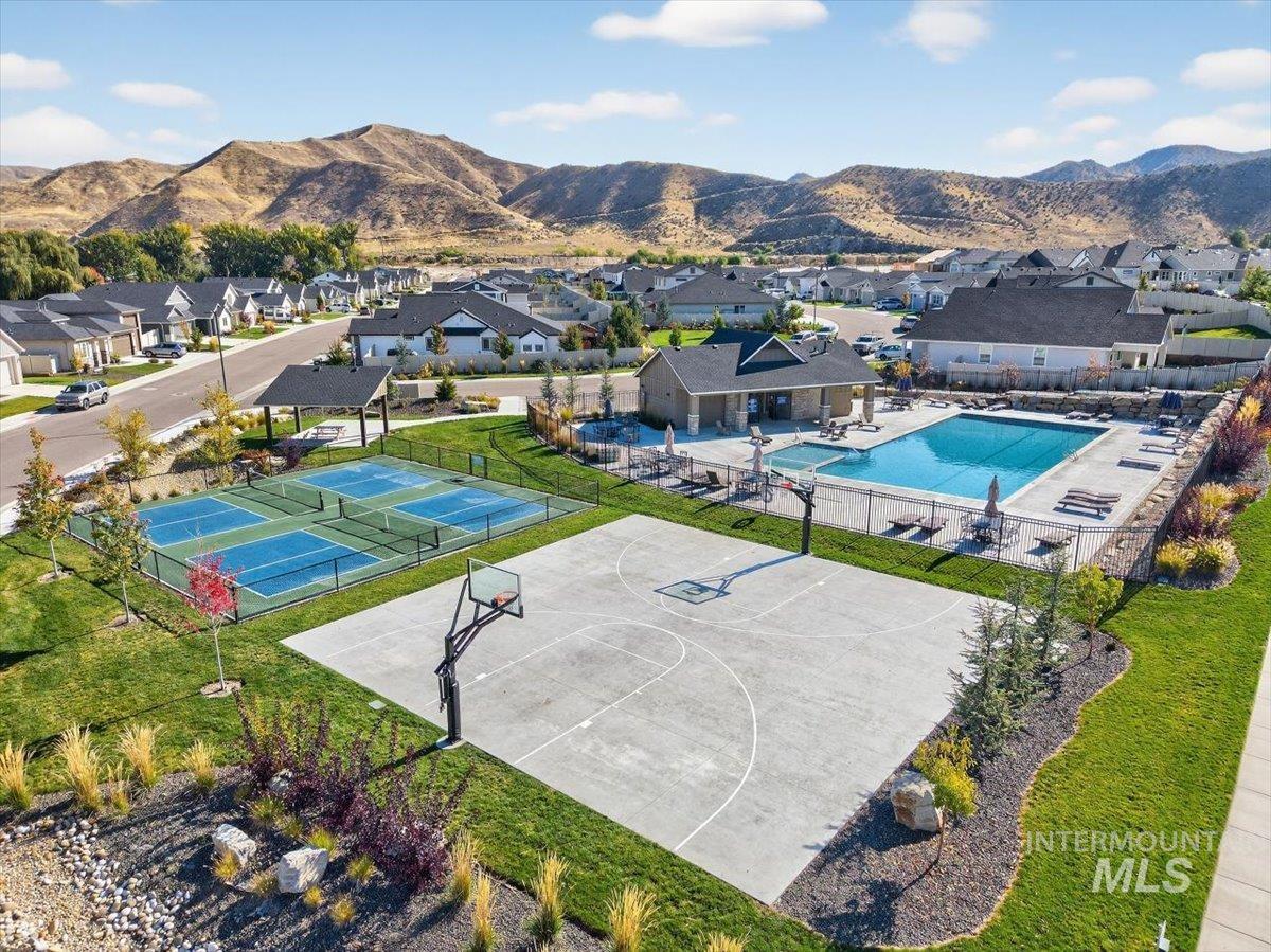 1811 Rome Avenue Emmett, ID 83617 - Photo 6 of 50 Community amenities featuring a swimming pool, basketball court, and four pickleball courts