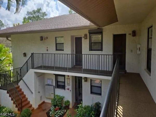 $159,900 | 1733 Courtyard Way, Unit B205, Naples, FL 34112