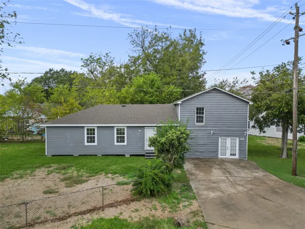 $1,550 | 99 Brownwood Drive, Unit A, Baytown, TX 77520