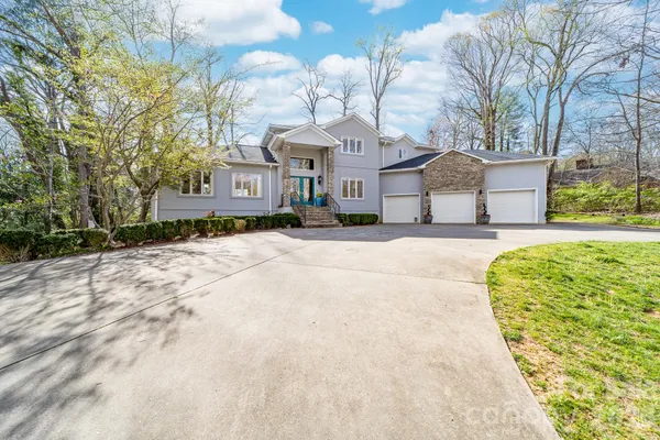 $899,999 | 206 Vauxhall Drive, Shelby, NC 28150