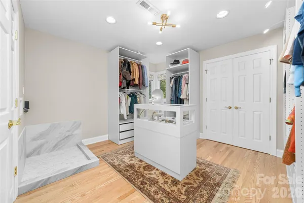 $899,999 | 206 Vauxhall Drive, Shelby, NC 28150