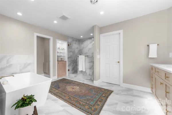 $899,999 | 206 Vauxhall Drive, Shelby, NC 28150